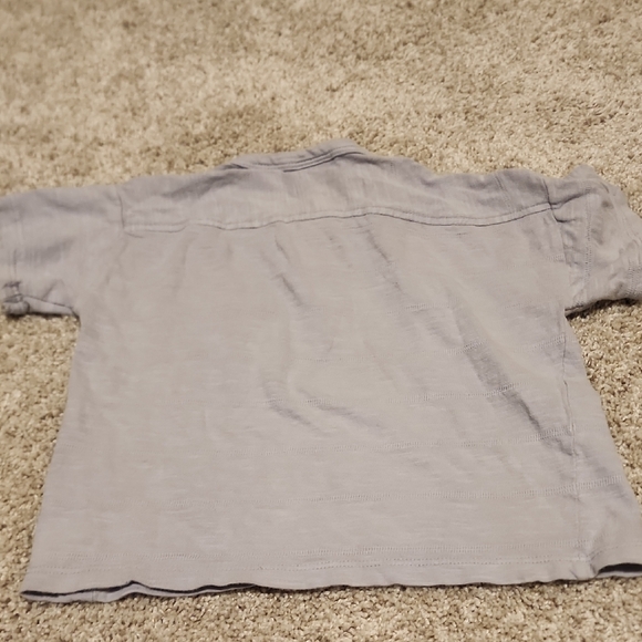 6/$35 Zara Kids Light Gray Button-Up Shirt - Picture 3 of 3